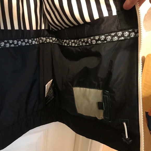 The White Collection ski/winter Jacket, size Small - Picture 11 of 16